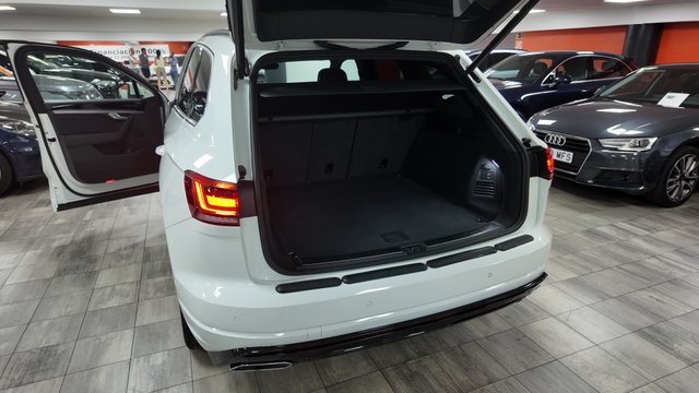 Volkswagen Touareg RLine 3.0 TDI Tip 4Motion
