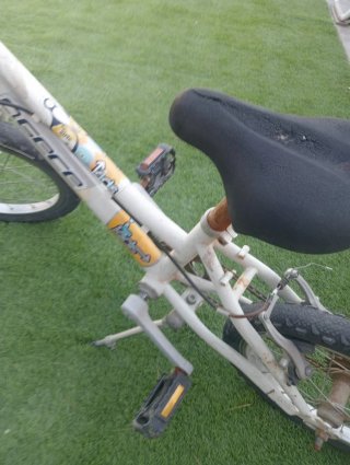 Bicicleta infantil blanca