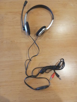 Auriculares con micrófono y control de volumen