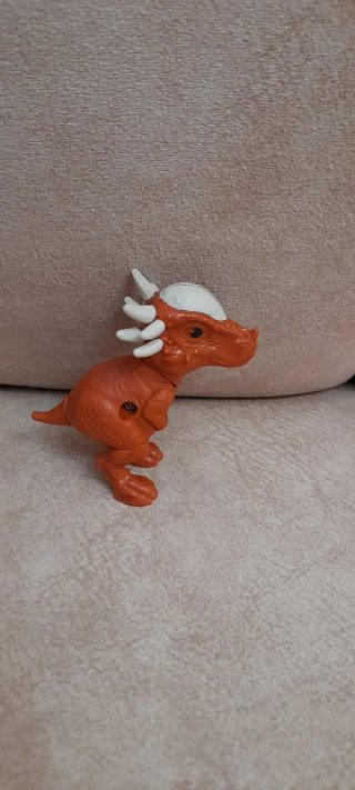 Juguete Bebé Dinosaurio Jurassic Park x McDonald's