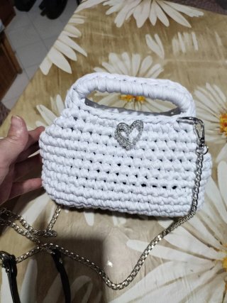 Borsa Bianca con Spilla Cuore e Tracolla