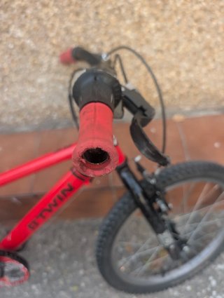 Bicicleta Btwin Roja con Cambios.