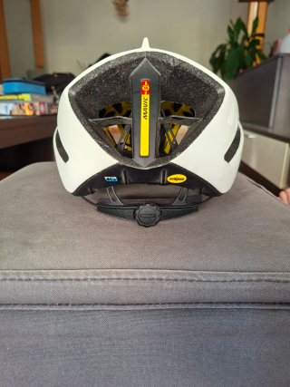 Casco Mavic comete ultímate mips