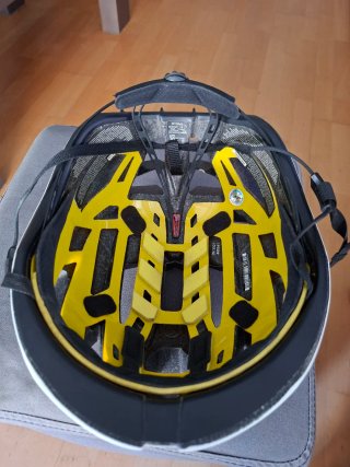 Casco Mavic comete ultímate mips