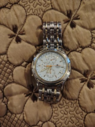 Reloj Lotus Cronógrafo acero Oro y Plata. Hombre