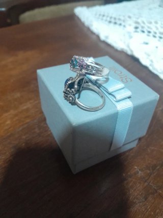 2 anelli argento con pietre blu