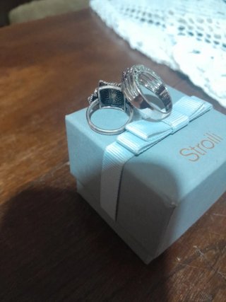 2 anelli argento con pietre blu