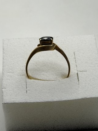 Anillo oro 14k con piedra negra