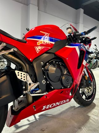 Honda CBR 600 RR Roja y Azul