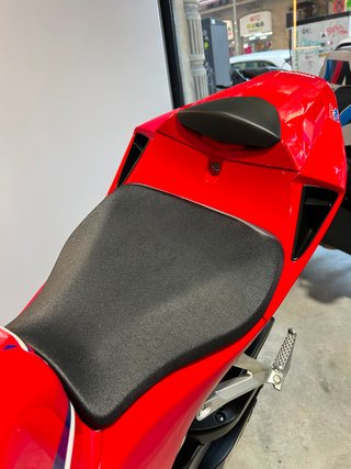 Honda CBR 600 RR Roja y Azul