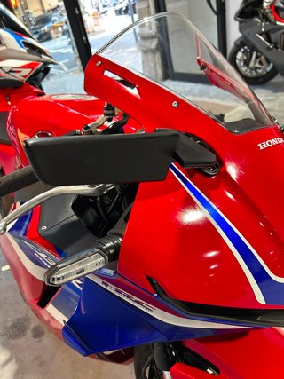 Honda CBR 600 RR Roja y Azul