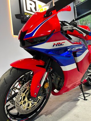 Honda CBR 600 RR Roja y Azul