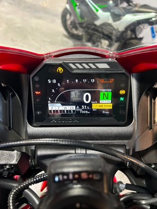 Honda CBR 600 RR Roja y Azul
