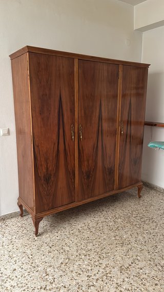 Armario de madera 3 puertas