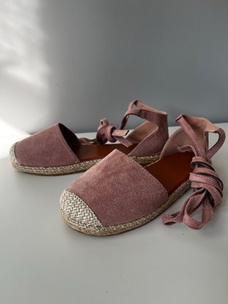 Alpargatas mujer de color rosa palo con lazo