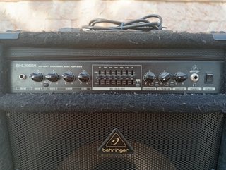 Amplificador Bajo Behringer BXL3000A