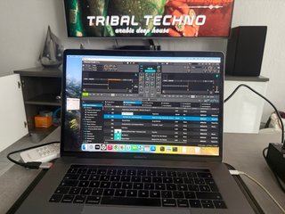 TRAKTOR KONTROL S4 DJ Controller
