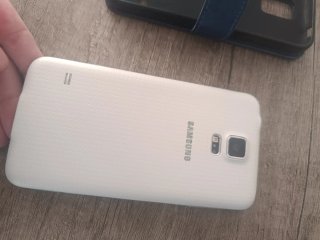 Samsung Galaxy S5 Blanco con funda