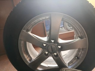 4 Llantas y Cubiertas Buen Estado