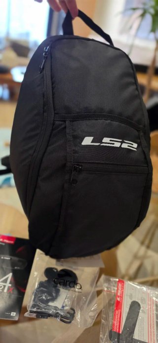LS2 Advant X Negro Mate + Intercom Cardo 4X