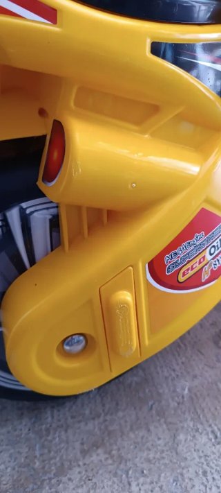 Moto correpasillos Injusa Winner XL amarilla