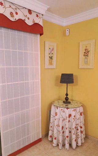 Mesa camilla + mantel + lampara