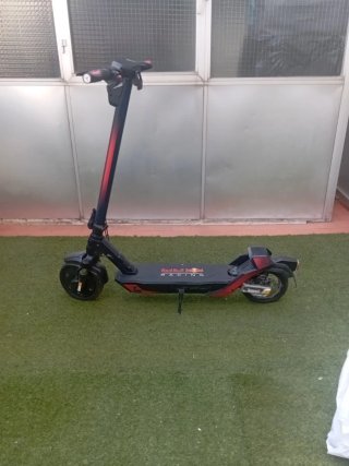 Patinete Eléctrico Red Bull Race Ten Turbo