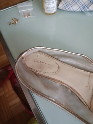 Manoletinas Bimba y Lola doradas transparentes