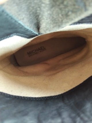 Botines Michael Kors Negros con Tachuelas Doradas