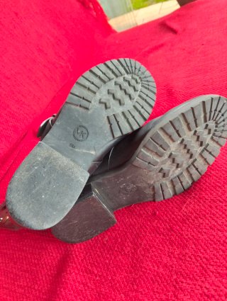 Botines Michael Kors Negros con Tachuelas Doradas