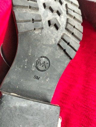Botines Michael Kors Negros con Tachuelas Doradas