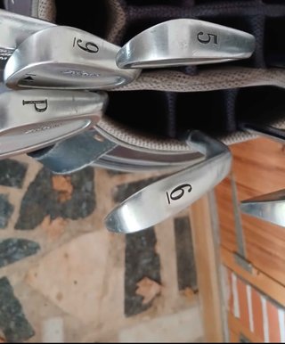 Set de Palos de Golf TITLEIST y KING COBRA