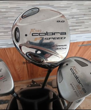 Set de Palos de Golf TITLEIST y KING COBRA