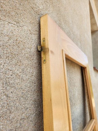 Puerta de madera con cristal