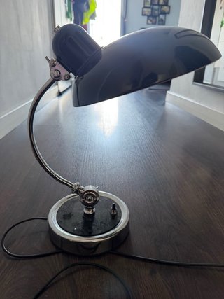 Lámpara de mesa moderna