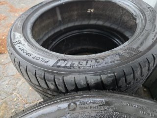 4 Neumáticos Michelin Pilot Sport 4 235/45 ZR17