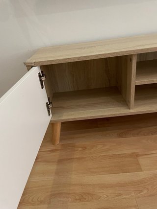 Mueble TV madera y blanco