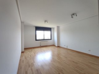 Piso en alquiler en El Campillo - Polígono Cantabria en Logroño