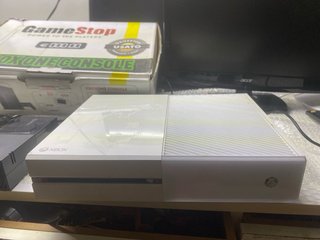 Xbox One S + 25 giochi + accessori + 2 joypad