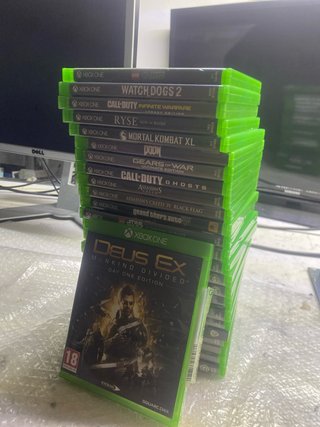 Xbox One S + 25 giochi + accessori + 2 joypad