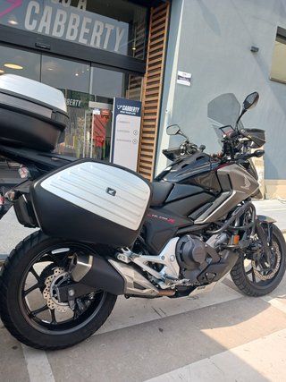 Honda NC750X DCT Negra y Plata