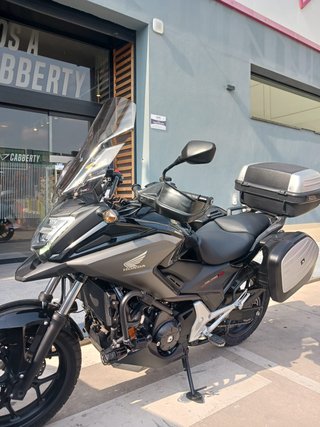Honda NC750X DCT Negra y Plata