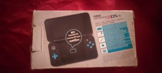 Caja Nintendo 2DS XL Negra Turquesa