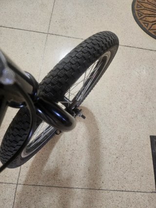 Bicicleta BMX negra