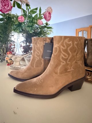 Botines de piel bordados beige/marrón