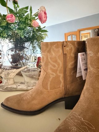 Botines de piel bordados beige/marrón