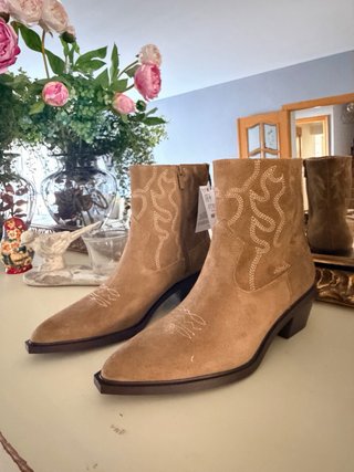 Botines de piel bordados beige/marrón