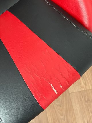 Silla despacho. Roja, blanca y negra. Marca Diablo