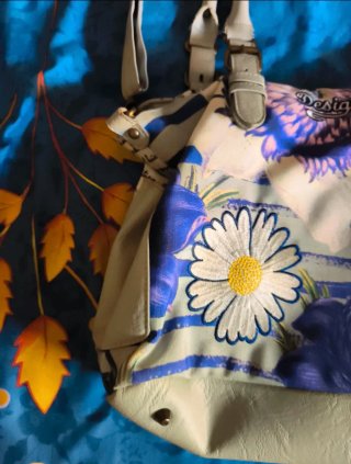 Bolso Desigual floral beige y morado
