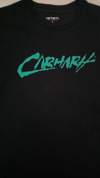 T-shirt Carhartt nera scritta verde
